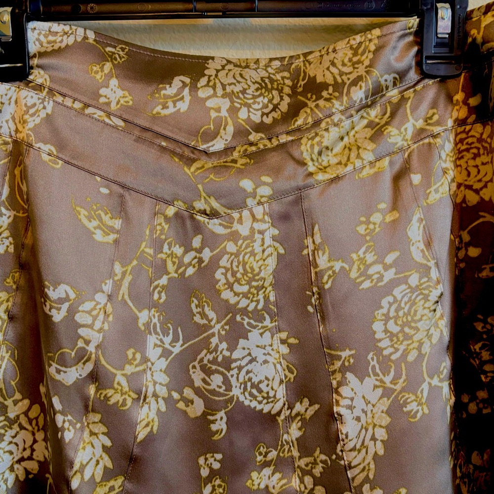 NWT Banana Republic Silk Skirt , size 8 - Picture 3 of 11